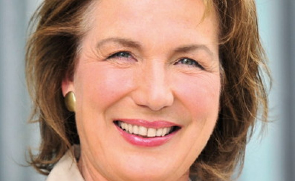 Dr. Gundi Mindermann, Fachzahnärztin für Kieferorthopädie, ist Bundesvorsitzende des Berufsverbands der Deutschen Kieferorthopäden (BDK) e.V. Dr. Gundi Mindermann, Fachzahnärztin für Kieferorthopädie, ist Bundesvorsitzende des Berufsverbands der Deutschen Kieferorthopäden (BDK) e.V.