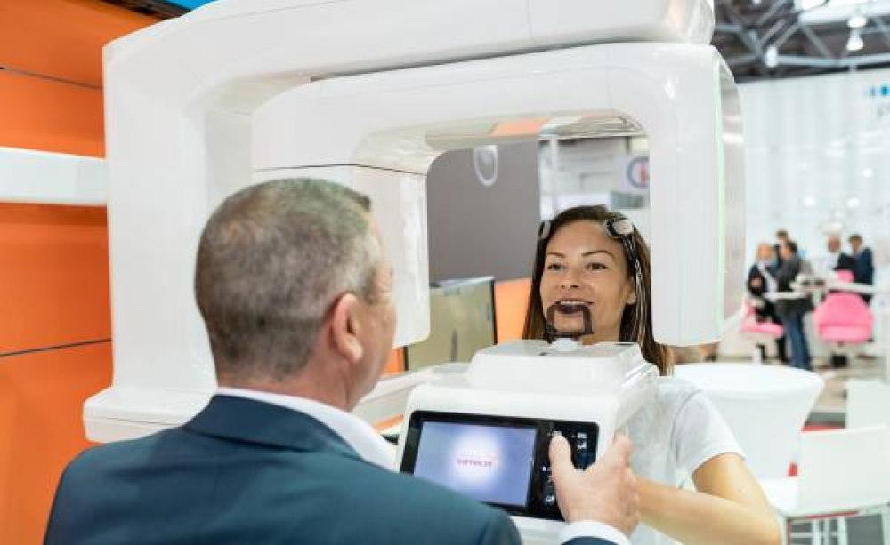 Die Fachdental Leizig findet aufgrund der Terminkollision mit der diesjährigen IDS erst wieder vom 23. bis 24. September 2022 statt. Die Fachdental Leizig findet aufgrund der Terminkollision mit der diesjährigen IDS erst wieder vom 23. bis 24. September 2022 statt.